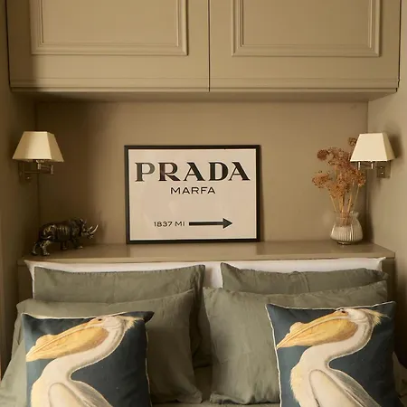 Signature Apartment *